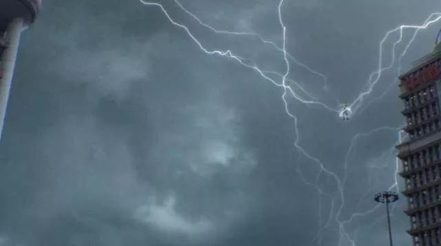 大雨傾城的這個季節(jié)，智慧城市安防監(jiān)控給你關(guān)懷